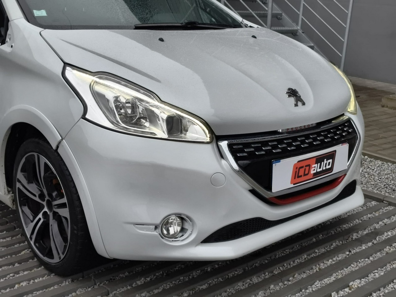 Peugeot 208 - obrazek 18