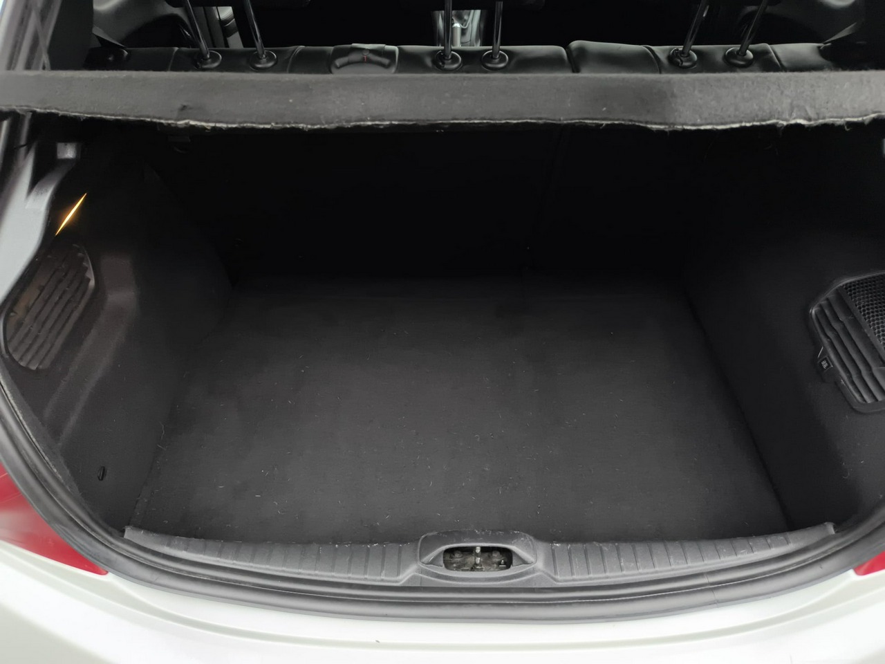Peugeot 208 - obrazek 14