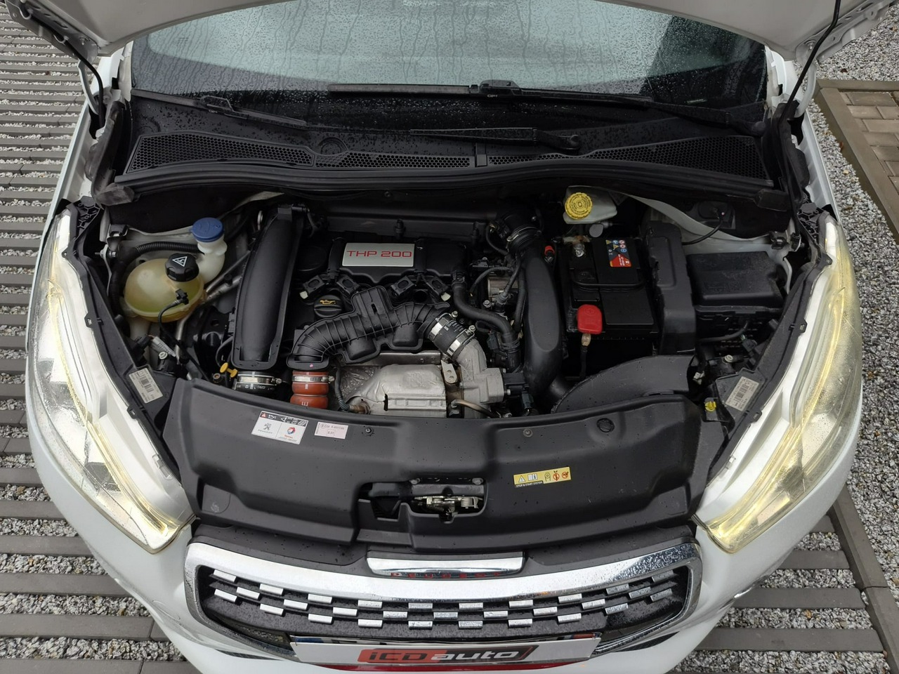 Peugeot 208 - obrazek 19