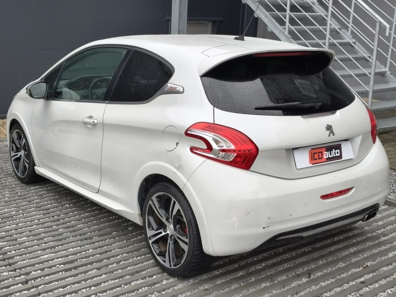 Peugeot 208 - obrazek 4