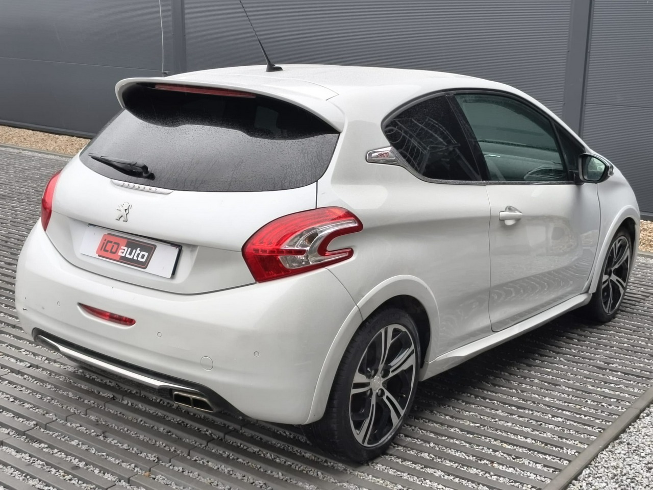 Peugeot 208 - obrazek 6