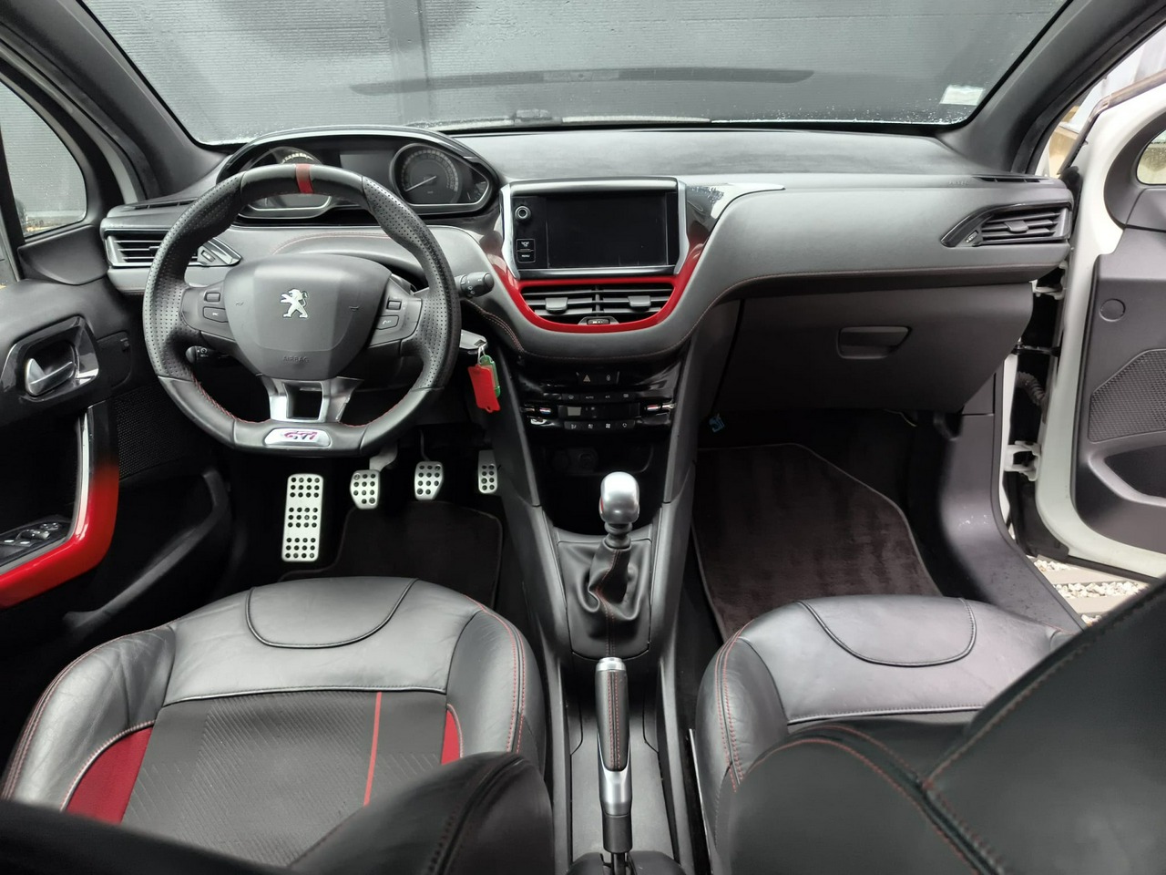 Peugeot 208 - obrazek 9