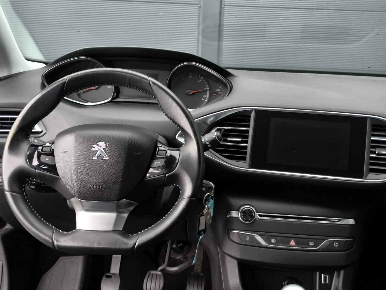 Peugeot 308 - obrazek 12