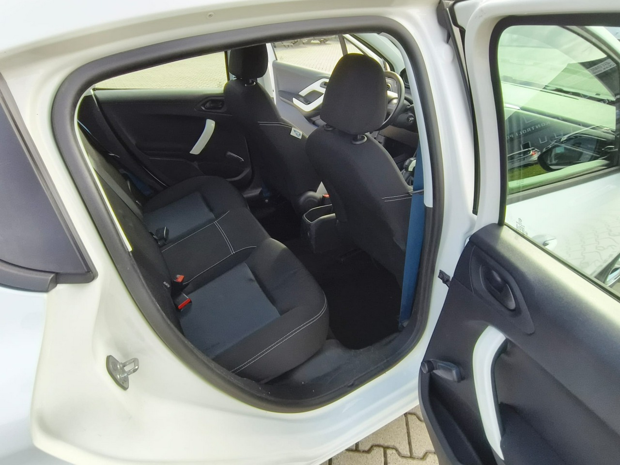 Peugeot 208 - obrazek 17