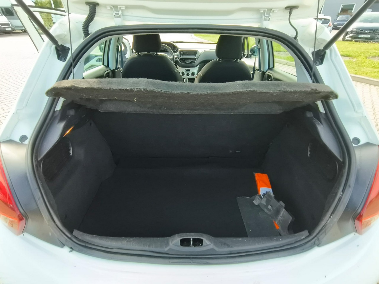 Peugeot 208 - obrazek 18