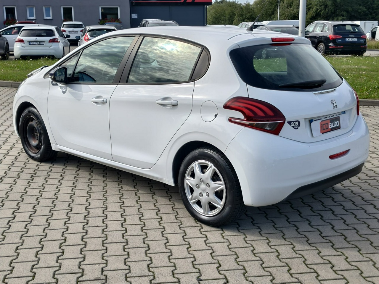 Peugeot 208 - obrazek 5