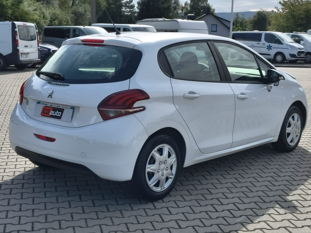 Peugeot 208 - obrazek 7