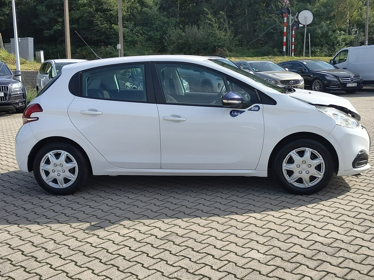 Peugeot 208 - obrazek 8