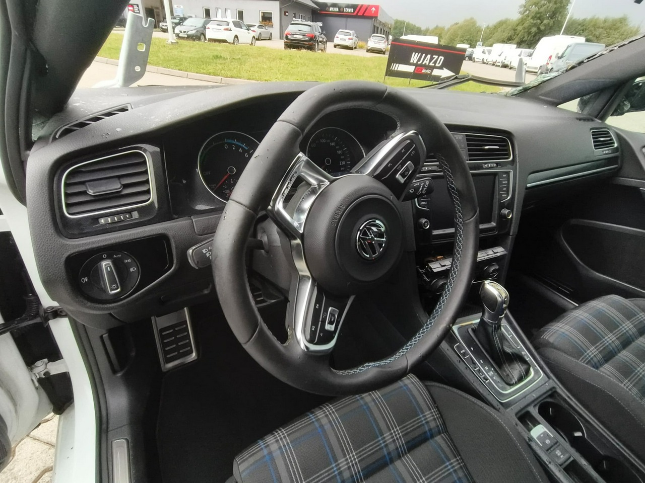 Volkswagen Golf - obrazek 5