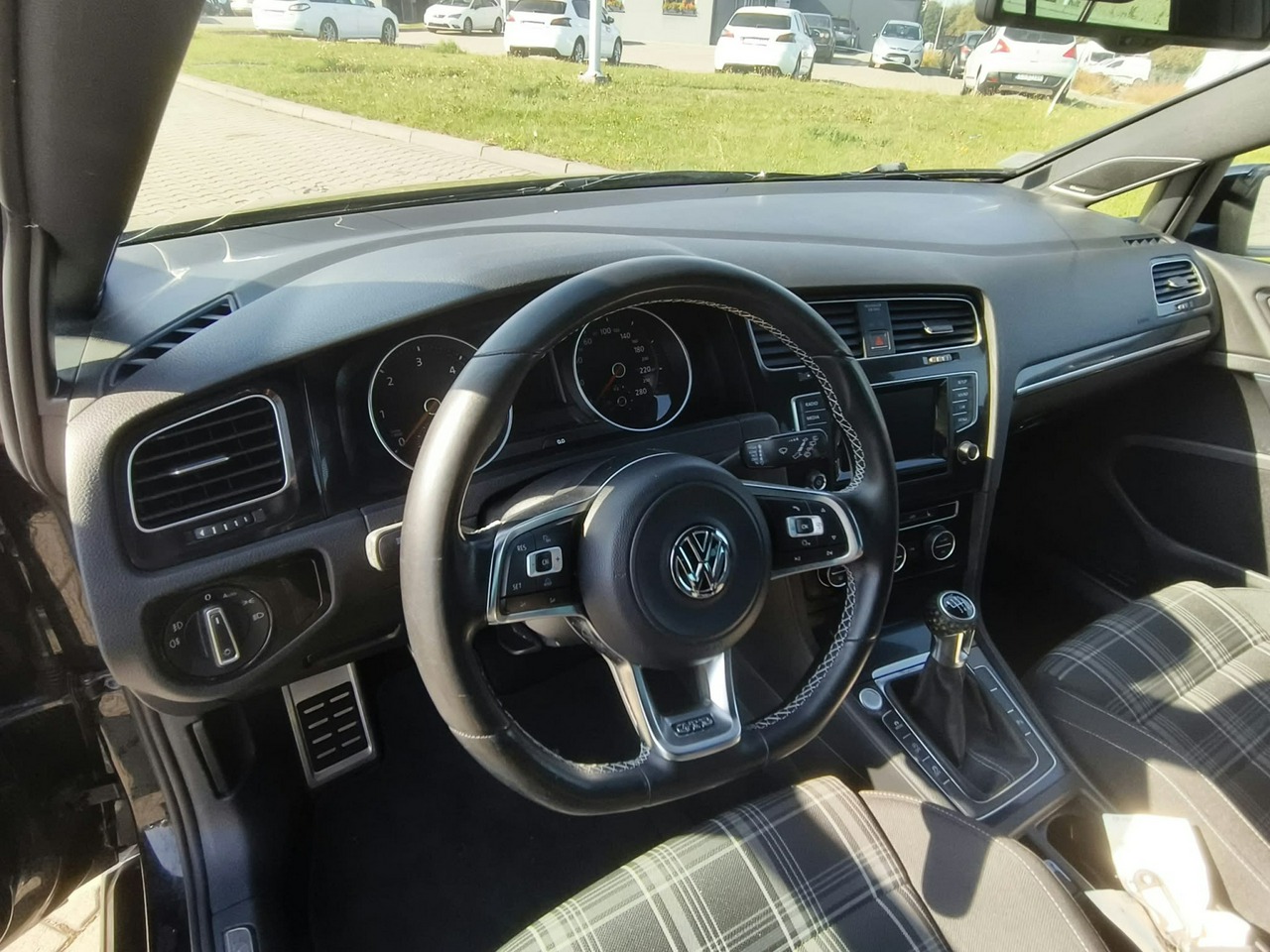 Volkswagen Golf - obrazek 12