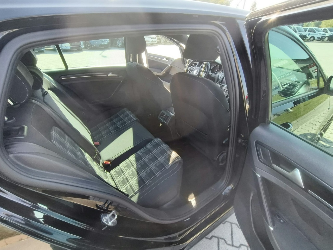 Volkswagen Golf - obrazek 18