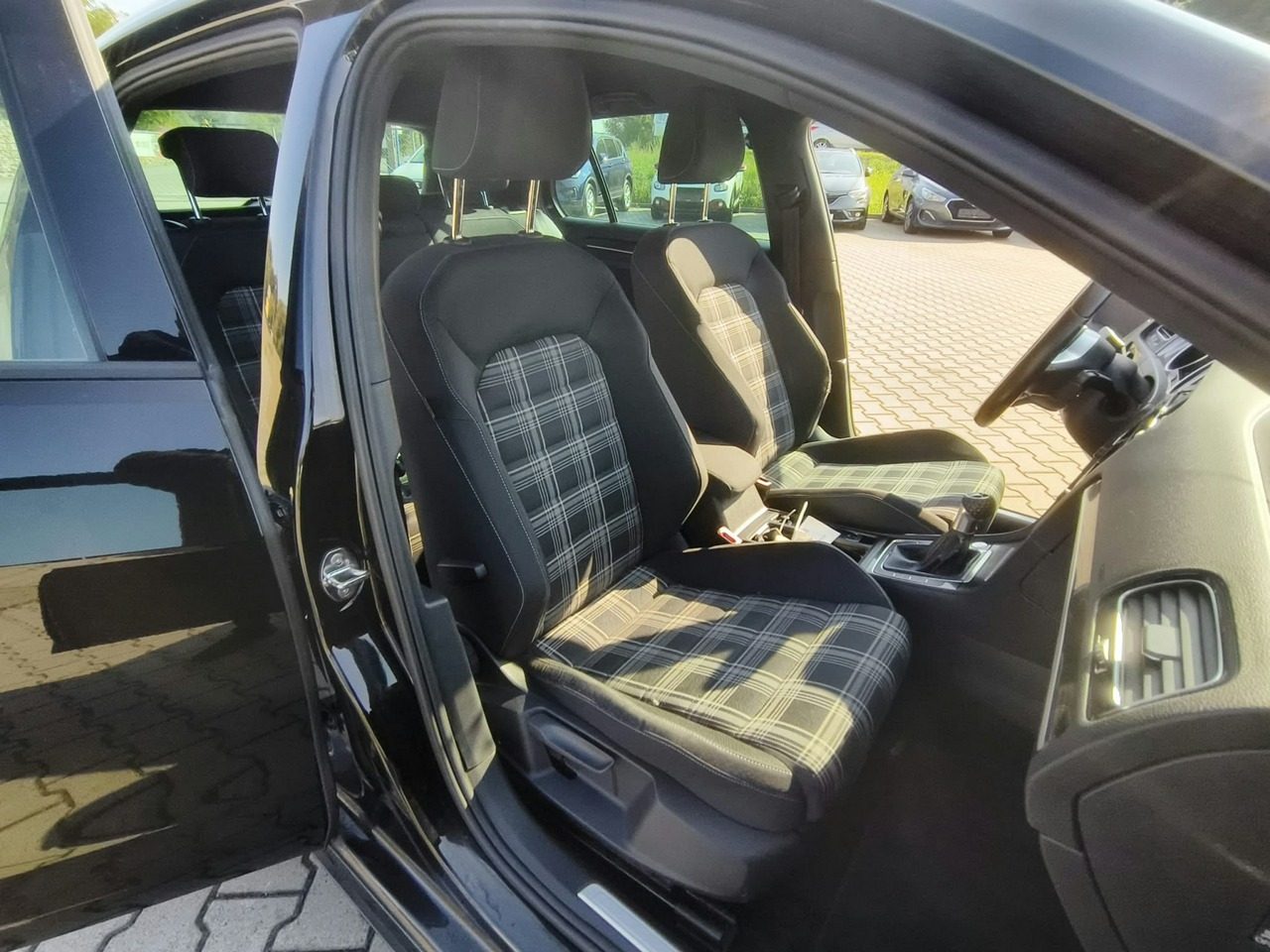 Volkswagen Golf - obrazek 14